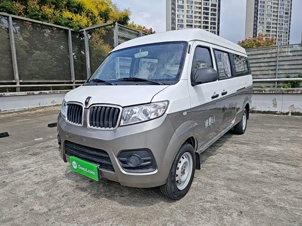 Jinbei New Hiace X30L 2022 2021 1.5L Business Central Air Conditioning Version Passenger Vehicle China VI SWC15M