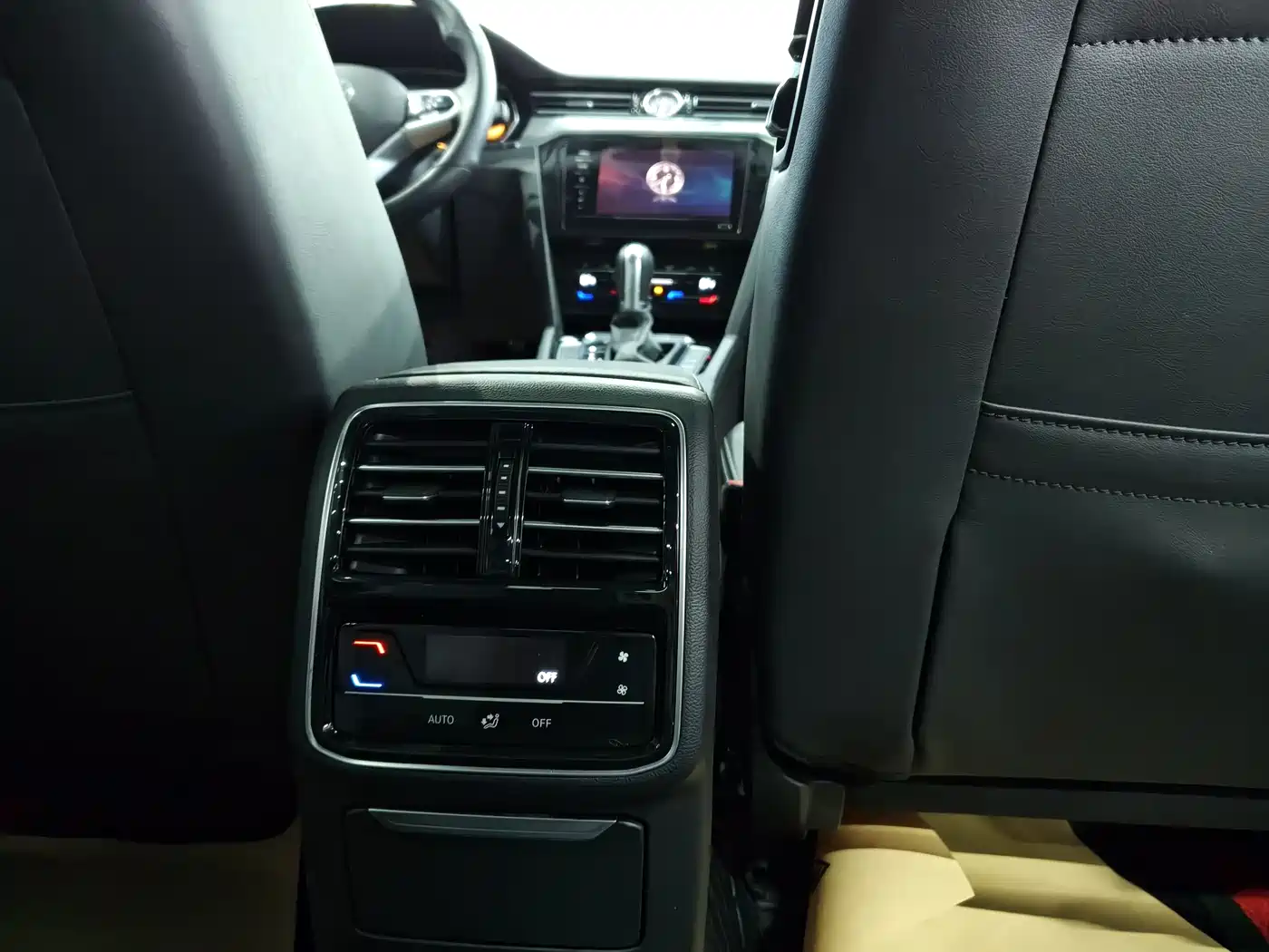 Volkswagen Magotan 2023 2 Million Units Anniversary Edition 330TSI DSG Leading Type фото 16