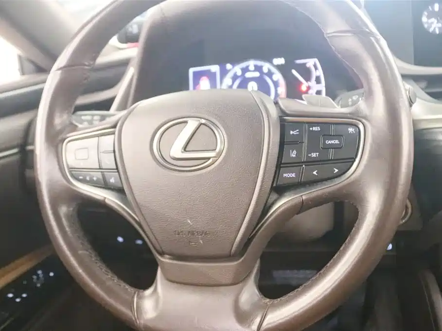 Lexus ES 2018 200 Excellence Edition China V фото 6