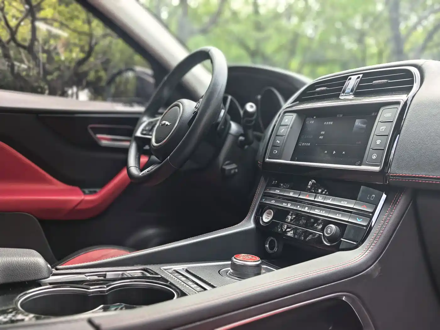 Jaguar F-PACE 2017 2016 3.0 SC 4WD R-Sport