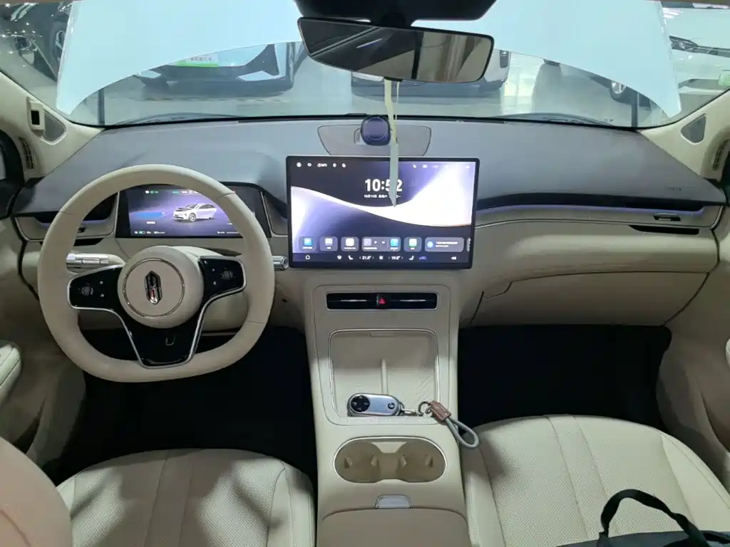 Photo 10 - Shangjie SUV