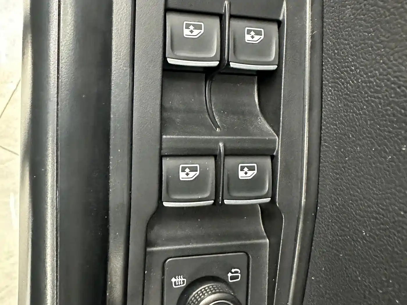 Volkswagen T-ROC 2021 Facelift 280TSI DSG 4WD Luxury Smart Connect Edition фото 11