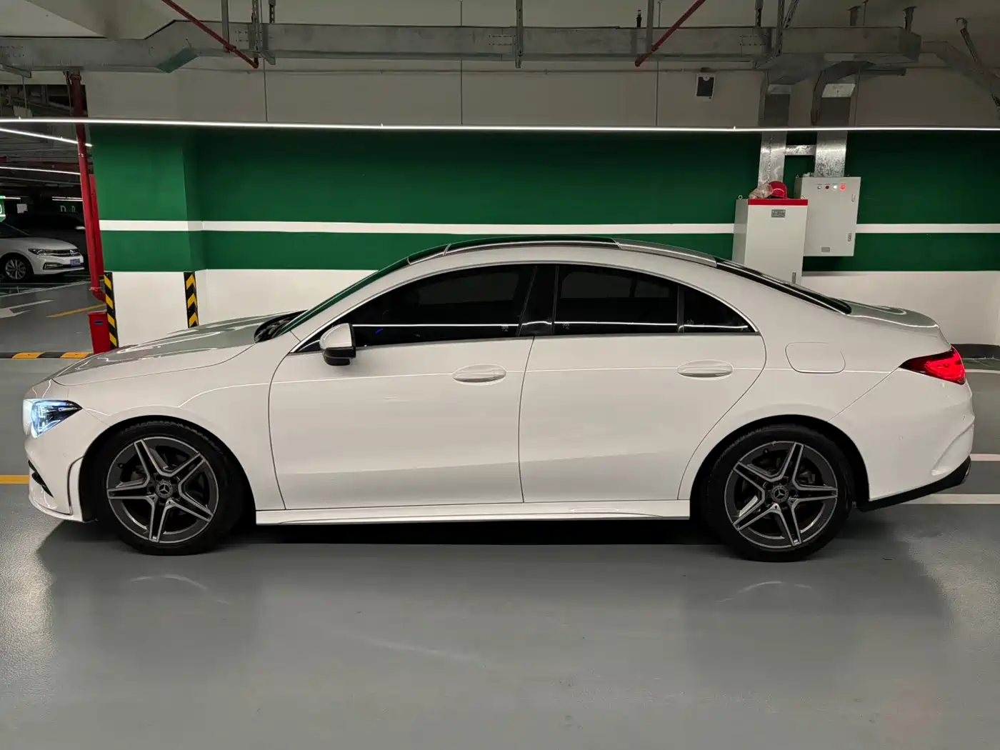 MERCEDES-BENZ CLA