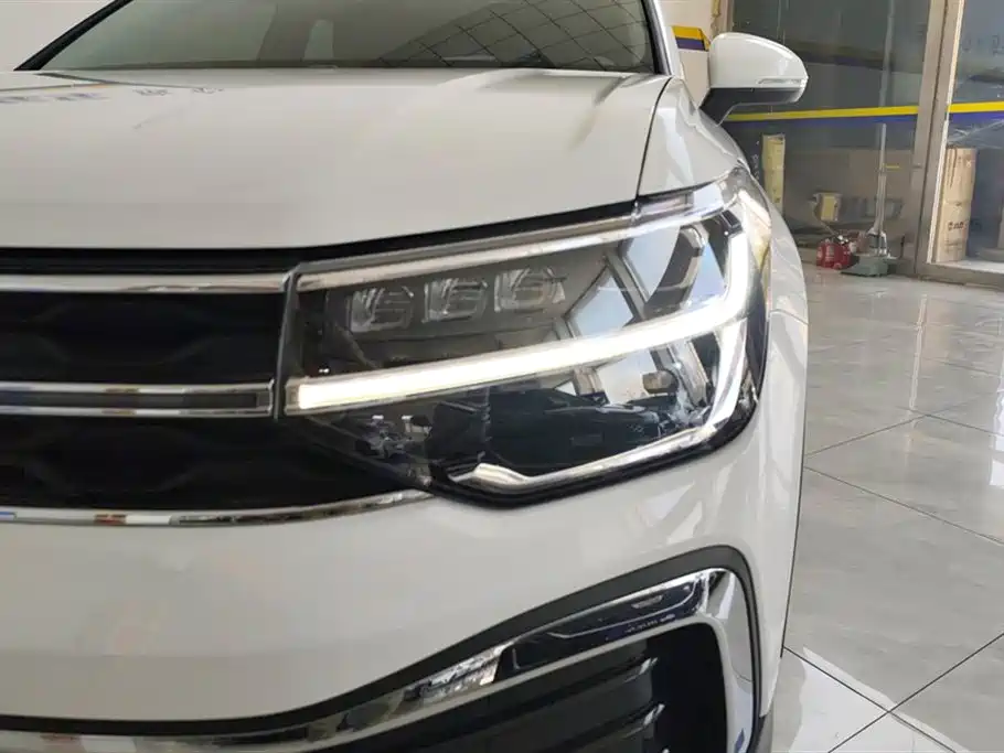 Volkswagen Tharu 2024 300TSI 2WD Full Moon Edition фото 5