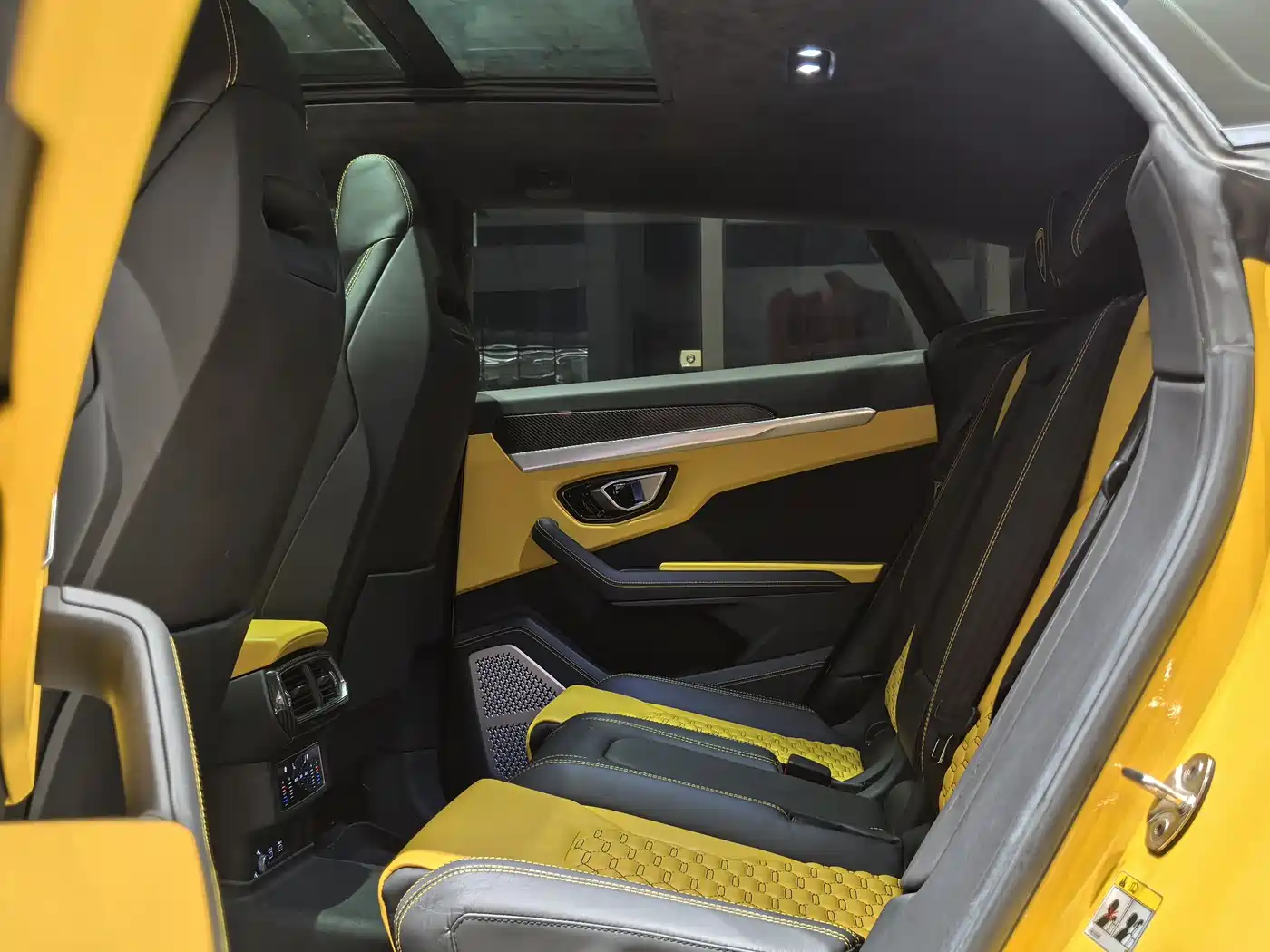 Lamborghini Urus 2021 4.0T V8 фото 16