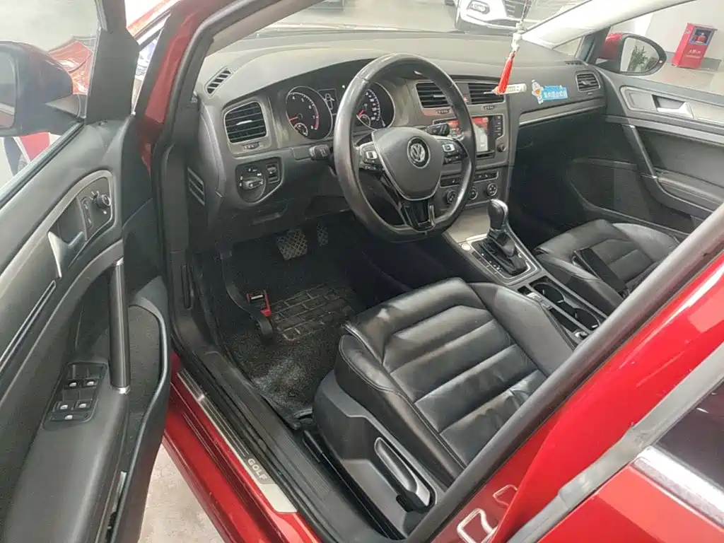 Photo 16 - Volkswagen Golf