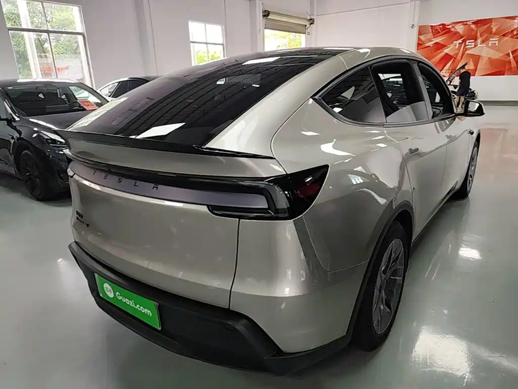 Tesla Model Y L 2025 2025 Facelift Long Range AWD