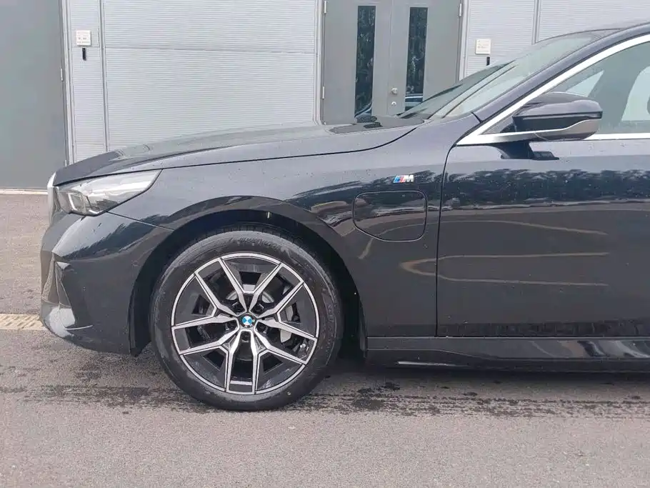BMW i5 2026 2025 eDrive 35L M Sport Package