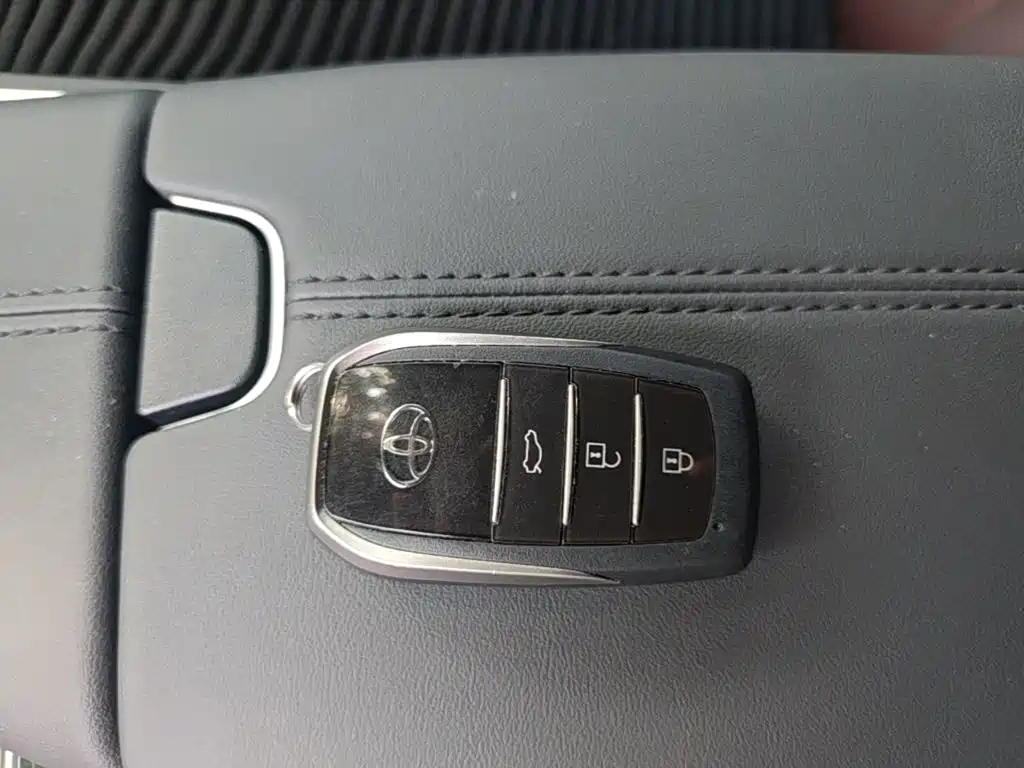 Toyota Avalon 2025 2024 Model 2.0L Progressive Edition