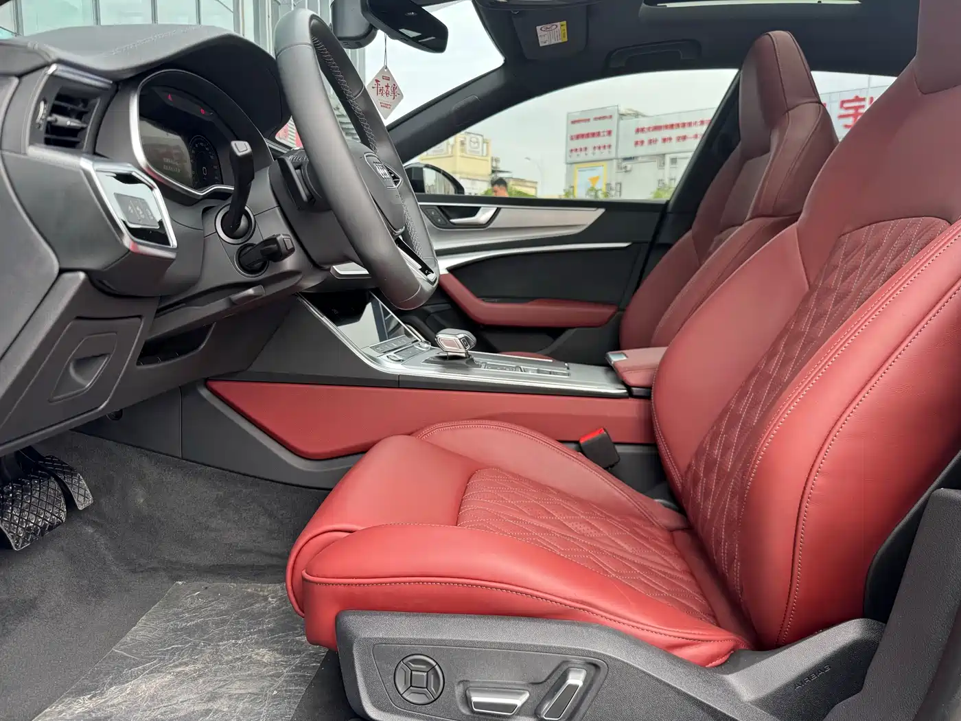Audi A7L 2024 45 TFSI quattro S-line Black Warrior Edition фото 19