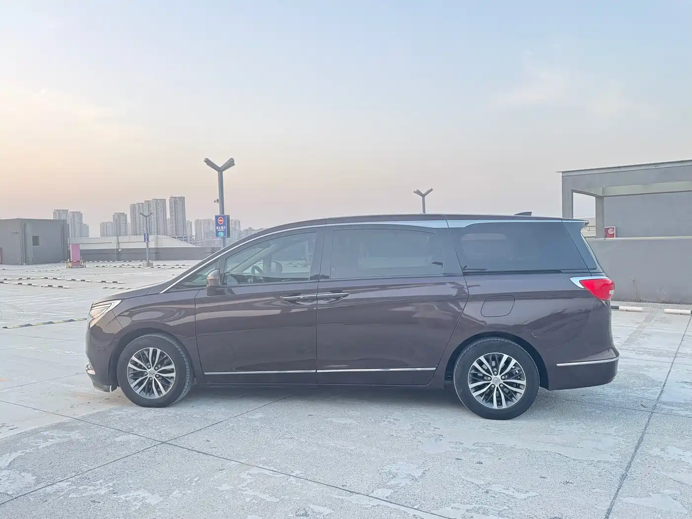 Buick GL8 2017 ES 28T Flagship China V фото 5