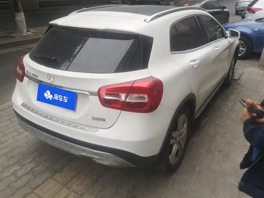 Mercedes-Benz GLA 2016 GLA 200 Dynamic фото 3