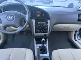 Photo 9 - Hyundai Elantra