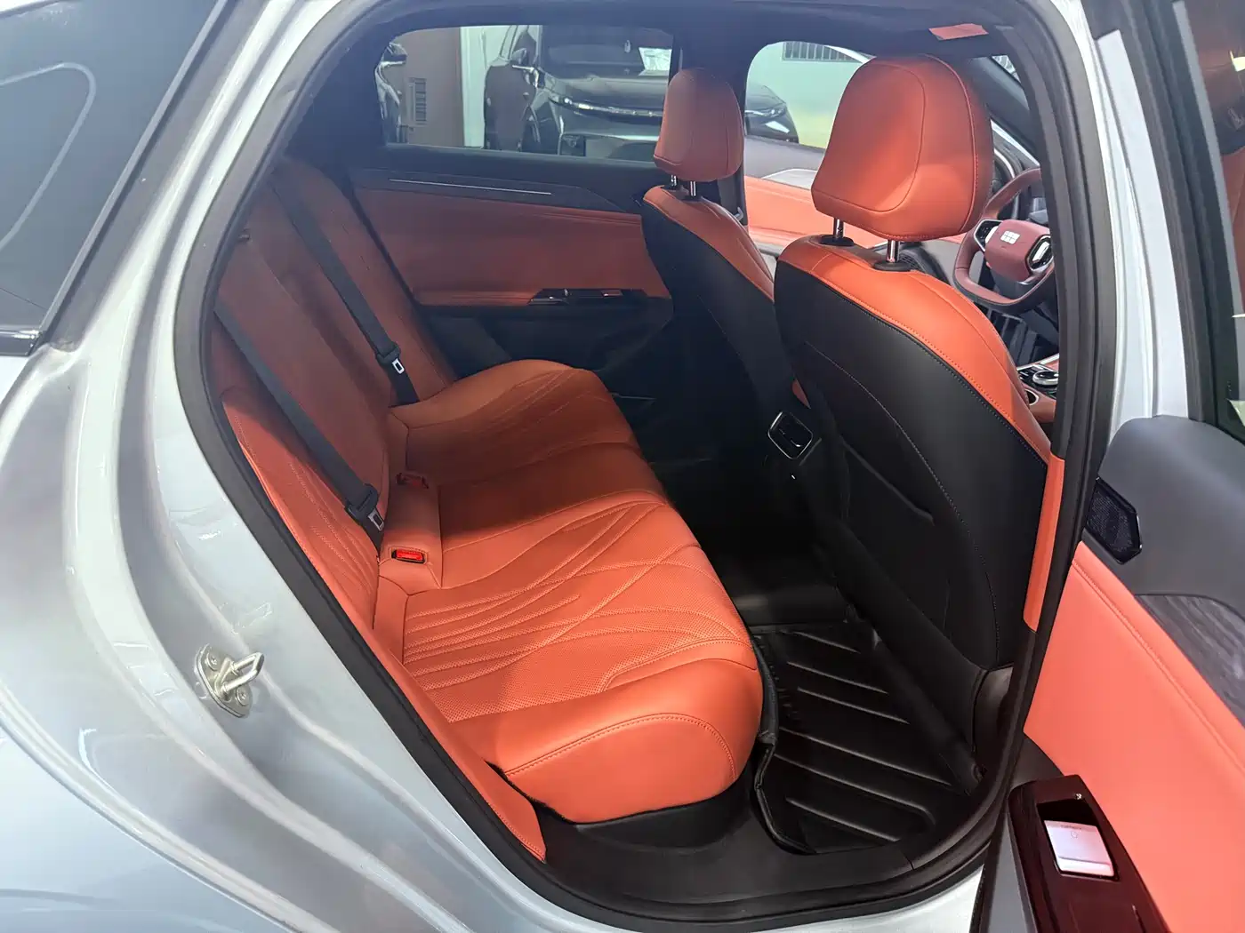 Geely Galaxy Galaxy L6 2025 EM-i 140km Starship Edition фото 8