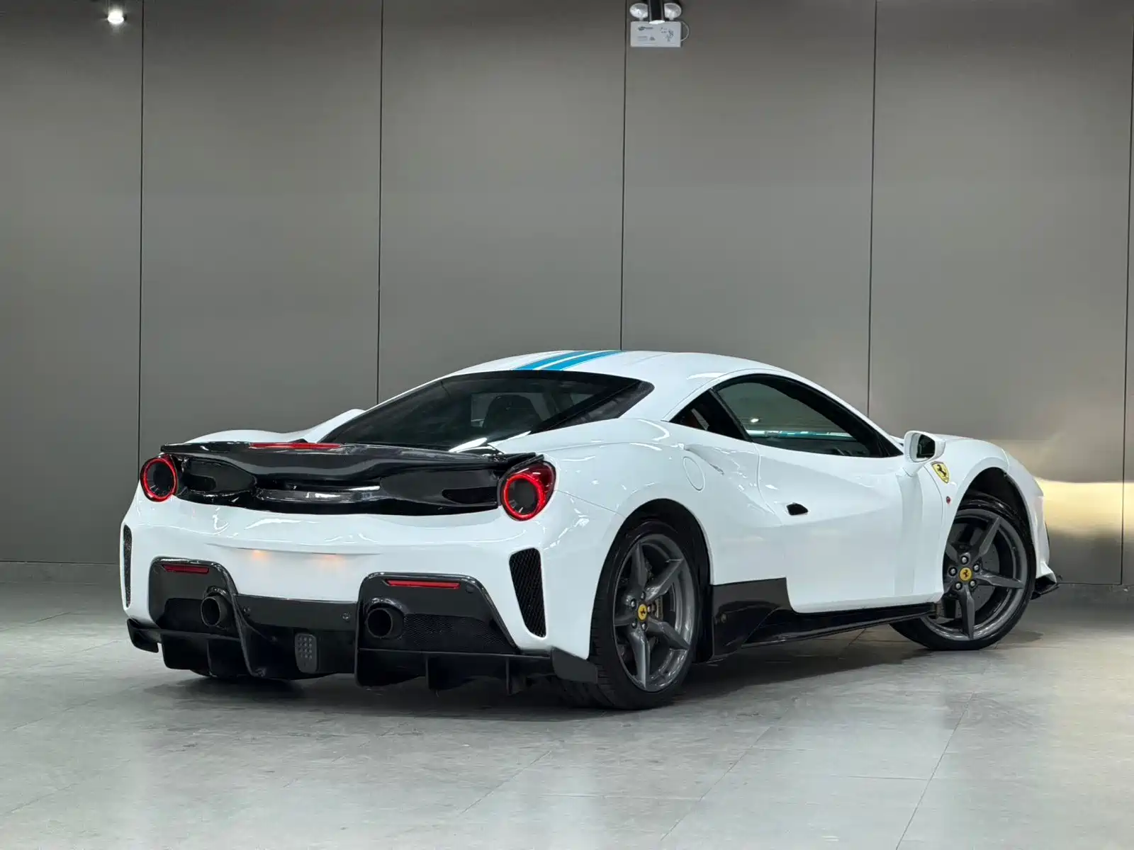 Фото 7 - Ferrari 488