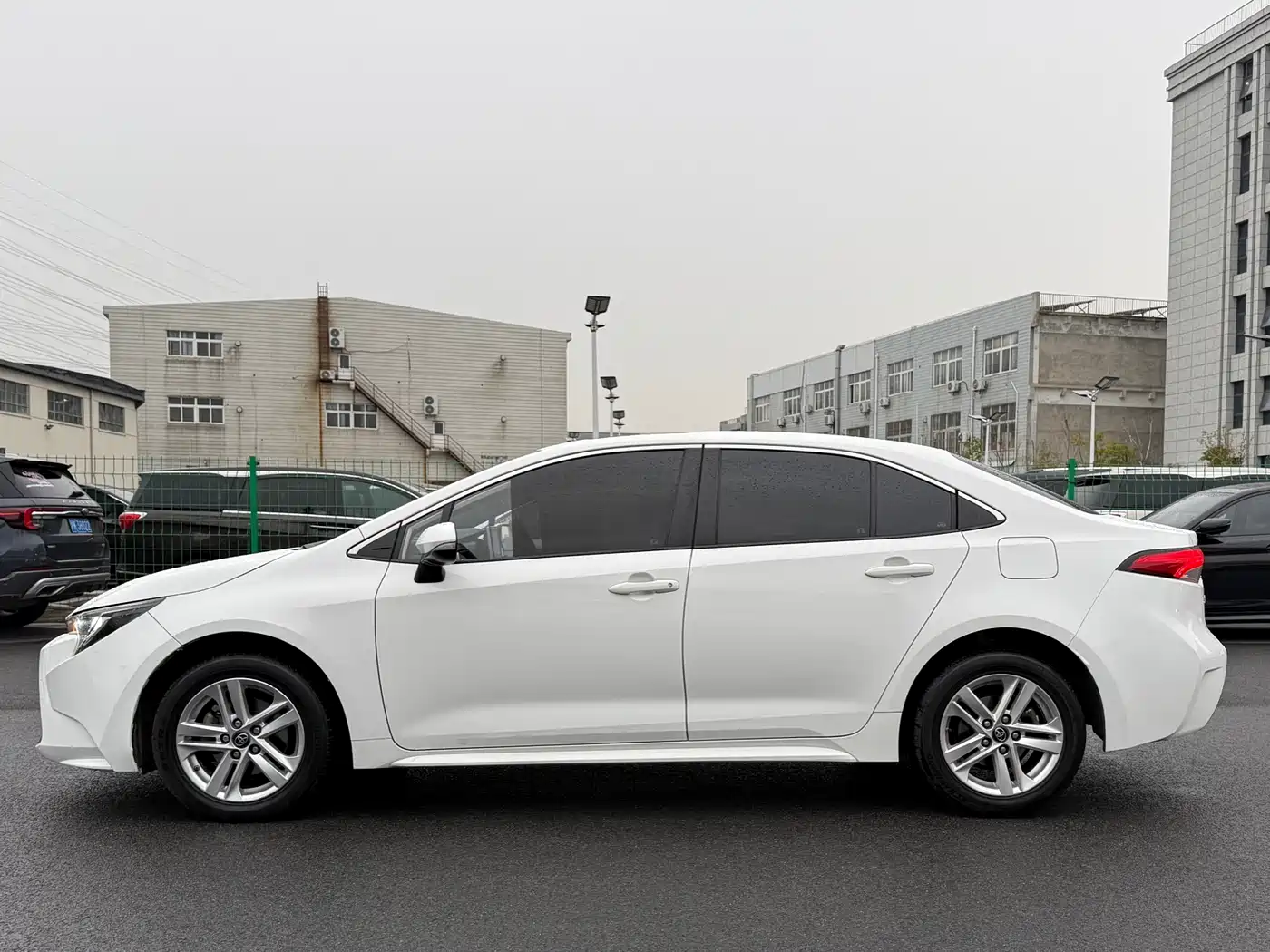 Toyota Levin 2022 Dual Engine 1.8H E-CVT Luxury Edition фото 11