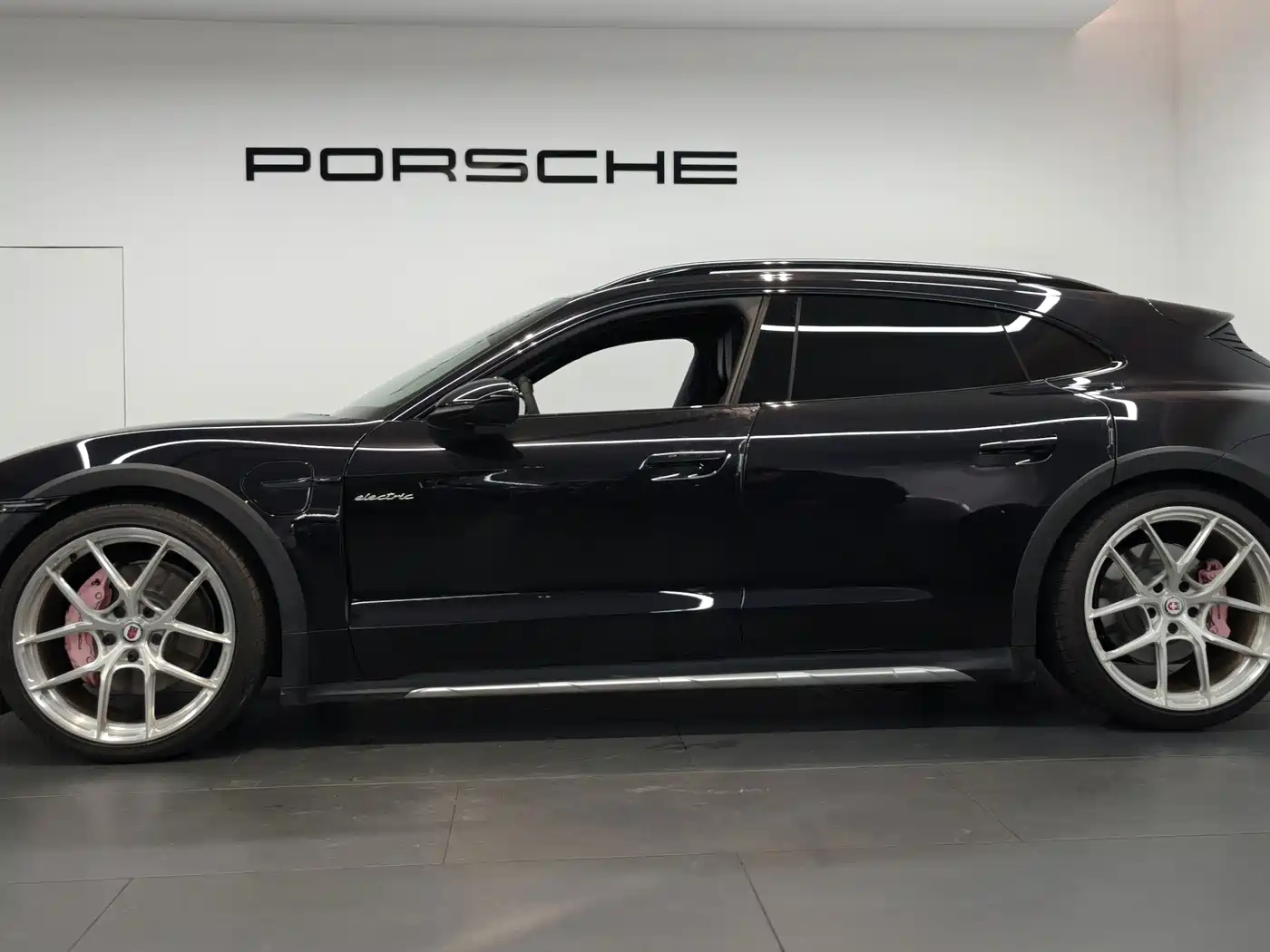 Porsche Taycan 2025 2024 Taycan 4 Cross Turismo