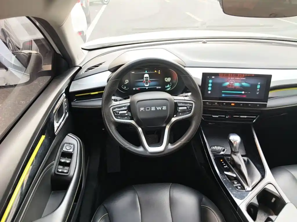 Фото 11 - Roewe i5