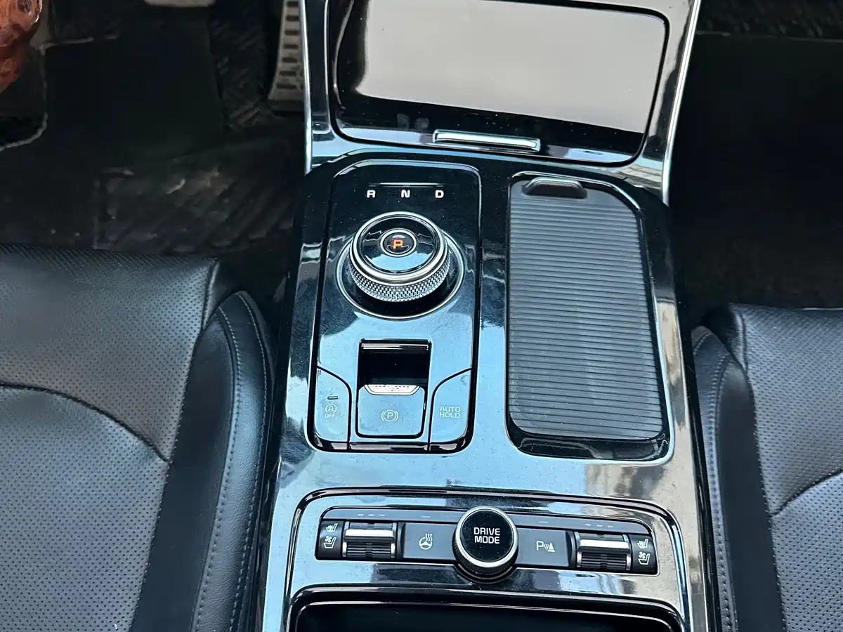 Photo 15 - Kia K5