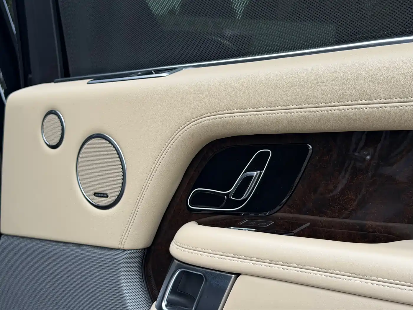 Фото 9 - Land Rover Range Rover