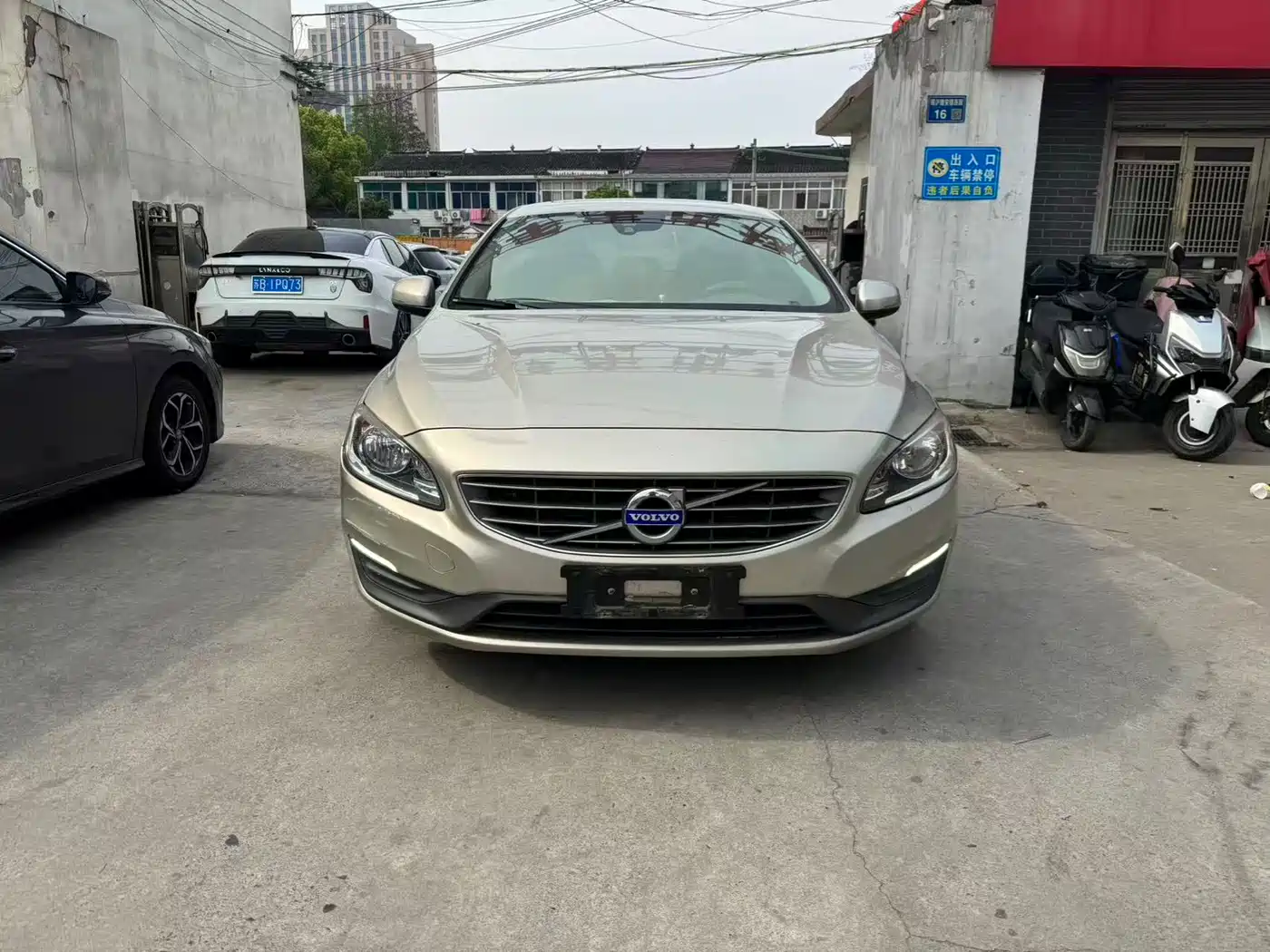 Фото 2 - Volvo S60