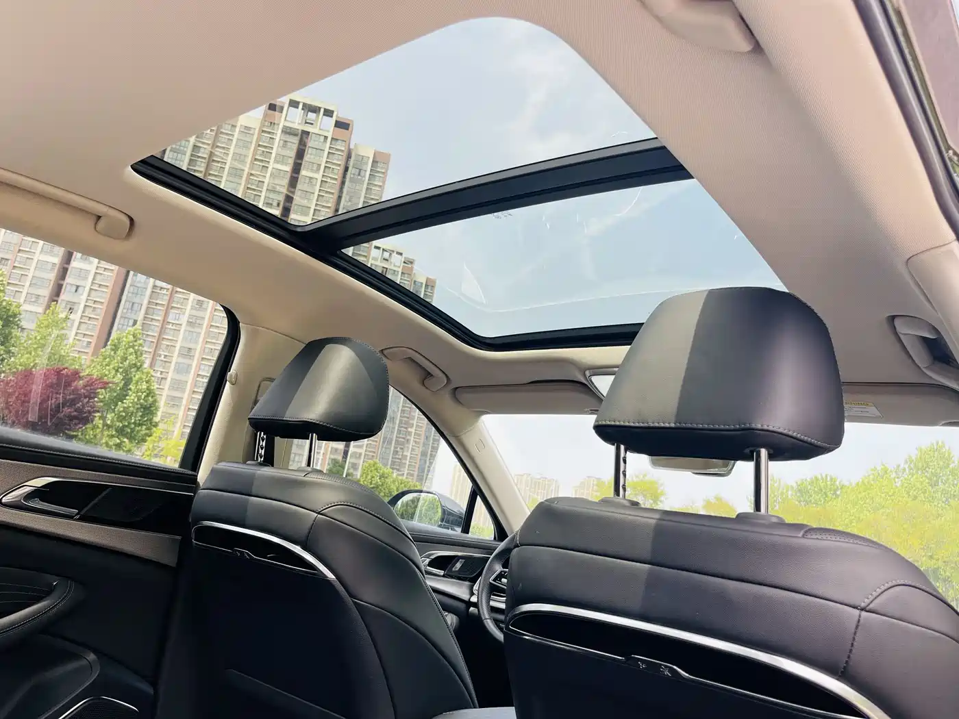 Hongqi H5 2024 1.5T DCT Smart Connect Flag Rhythm Edition фото 25