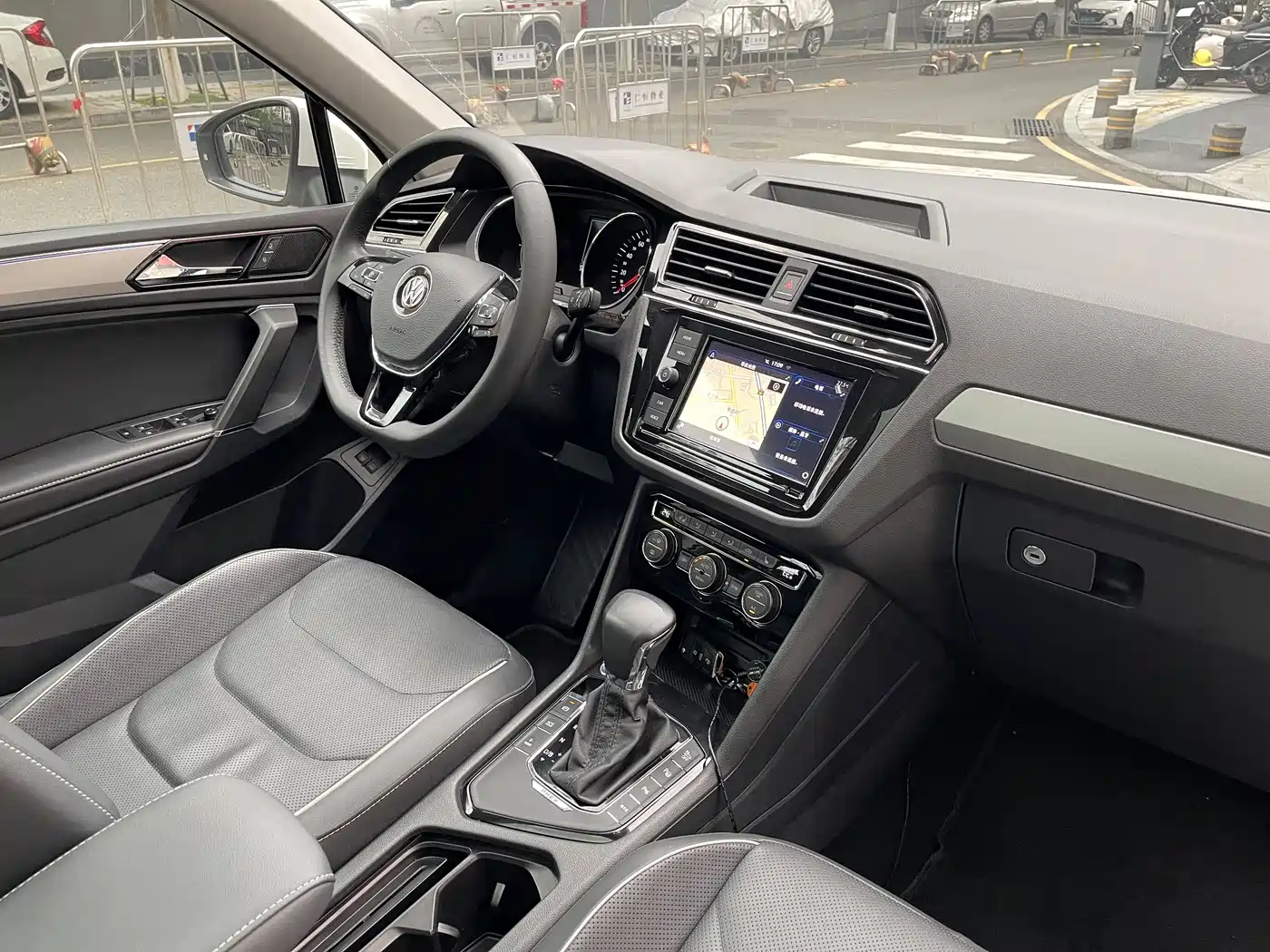 VOLKSWAGEN TIGUAN L NEW ENERGY