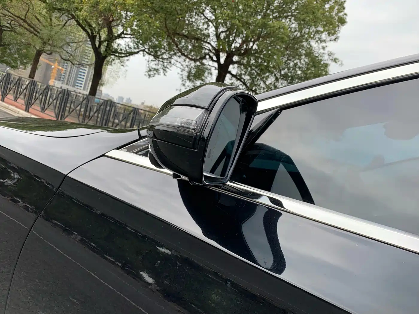 Mercedes-Benz E-Class New Energy 2022 Facelift II E 350 e L Plug-in Hybrid Sedan фото 9