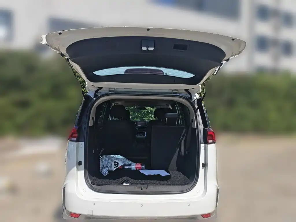 Maxus EUNIQ 5 2022 2020 1.3T PLUG IN Elite Edition