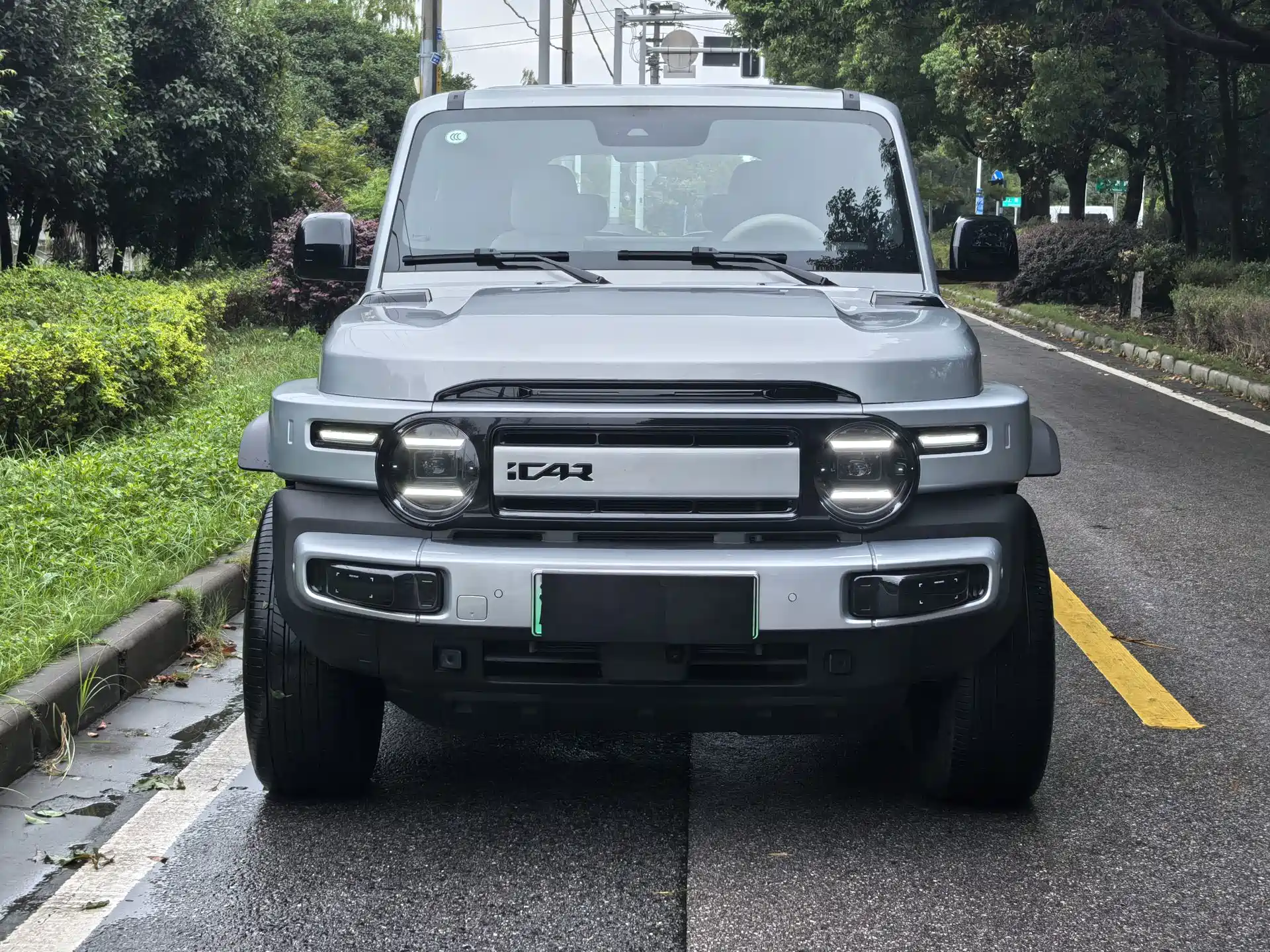 Photo 2 - iCAR V23