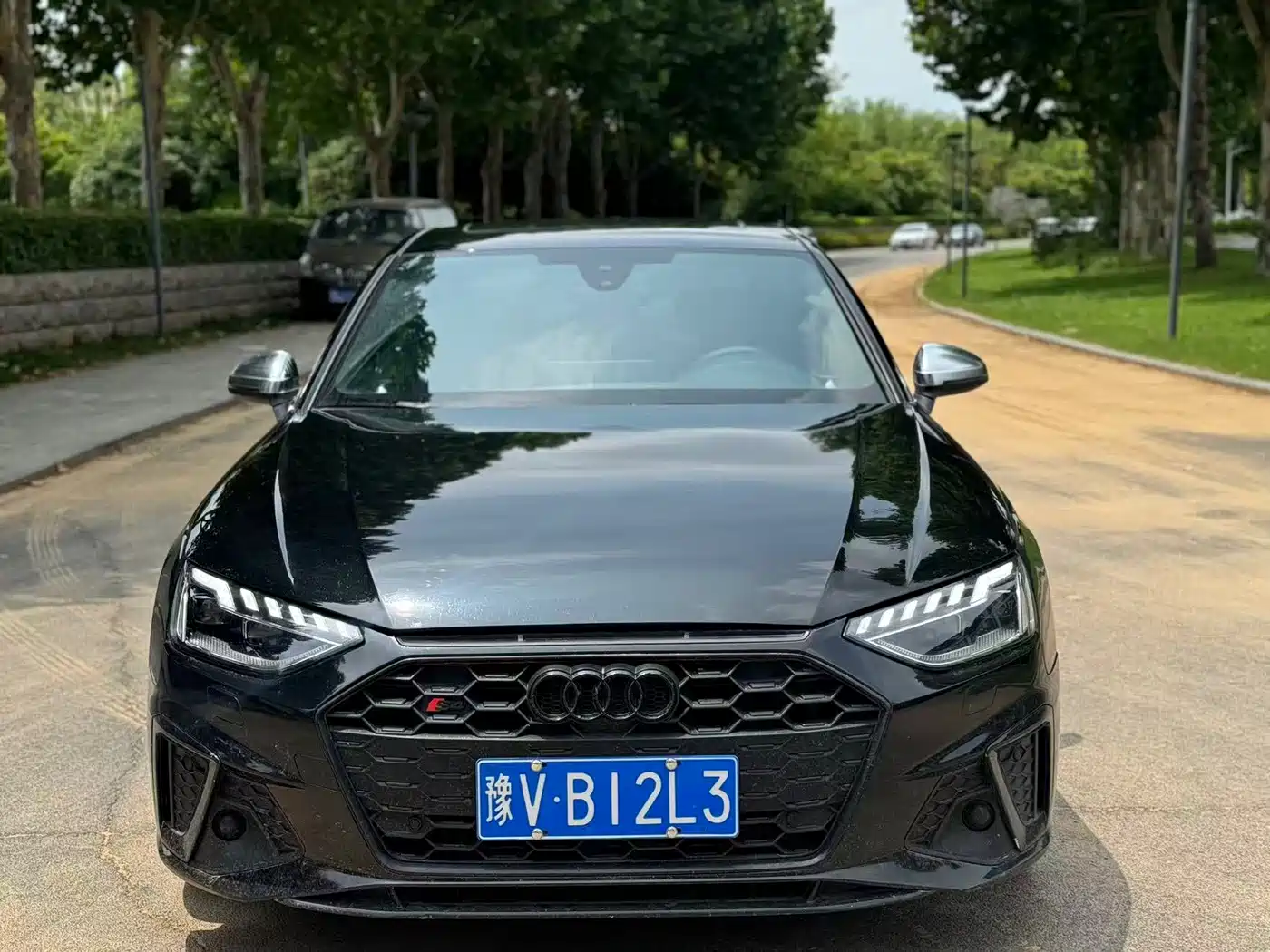 Фото 2 - Audi S4