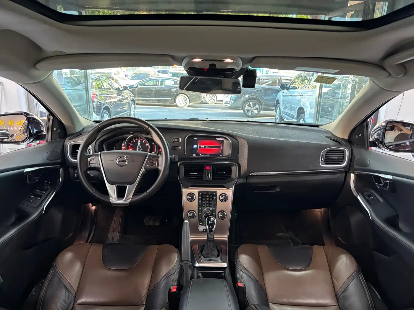 Volvo V40 2018 2017 Cross Country T5 AWD Inscription