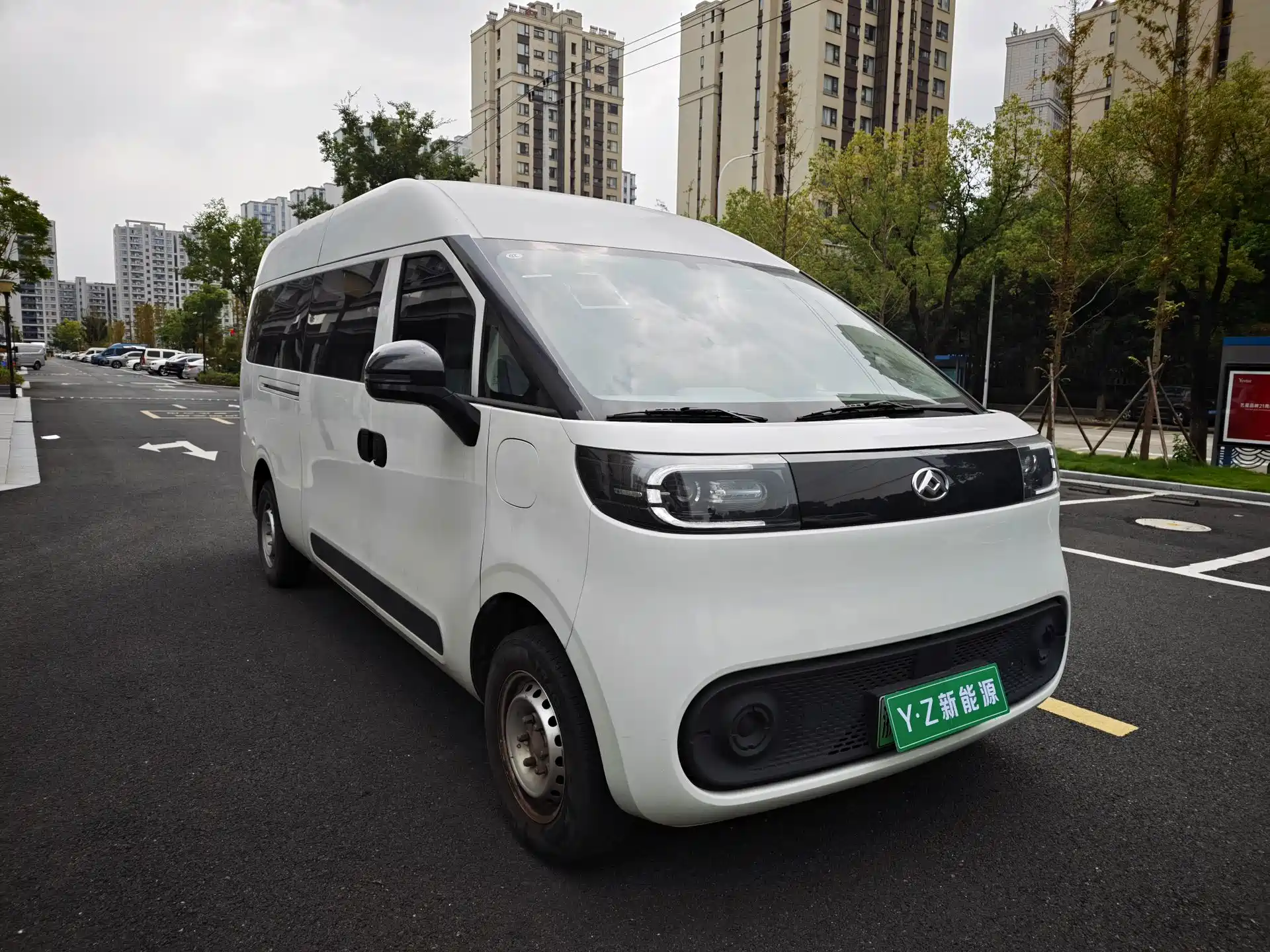 Photo 3 - Maxus Dana V1