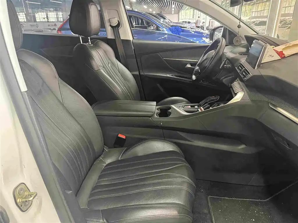 Peugeot 5008 2018 2017 380THP 7-seat Luxury Edition