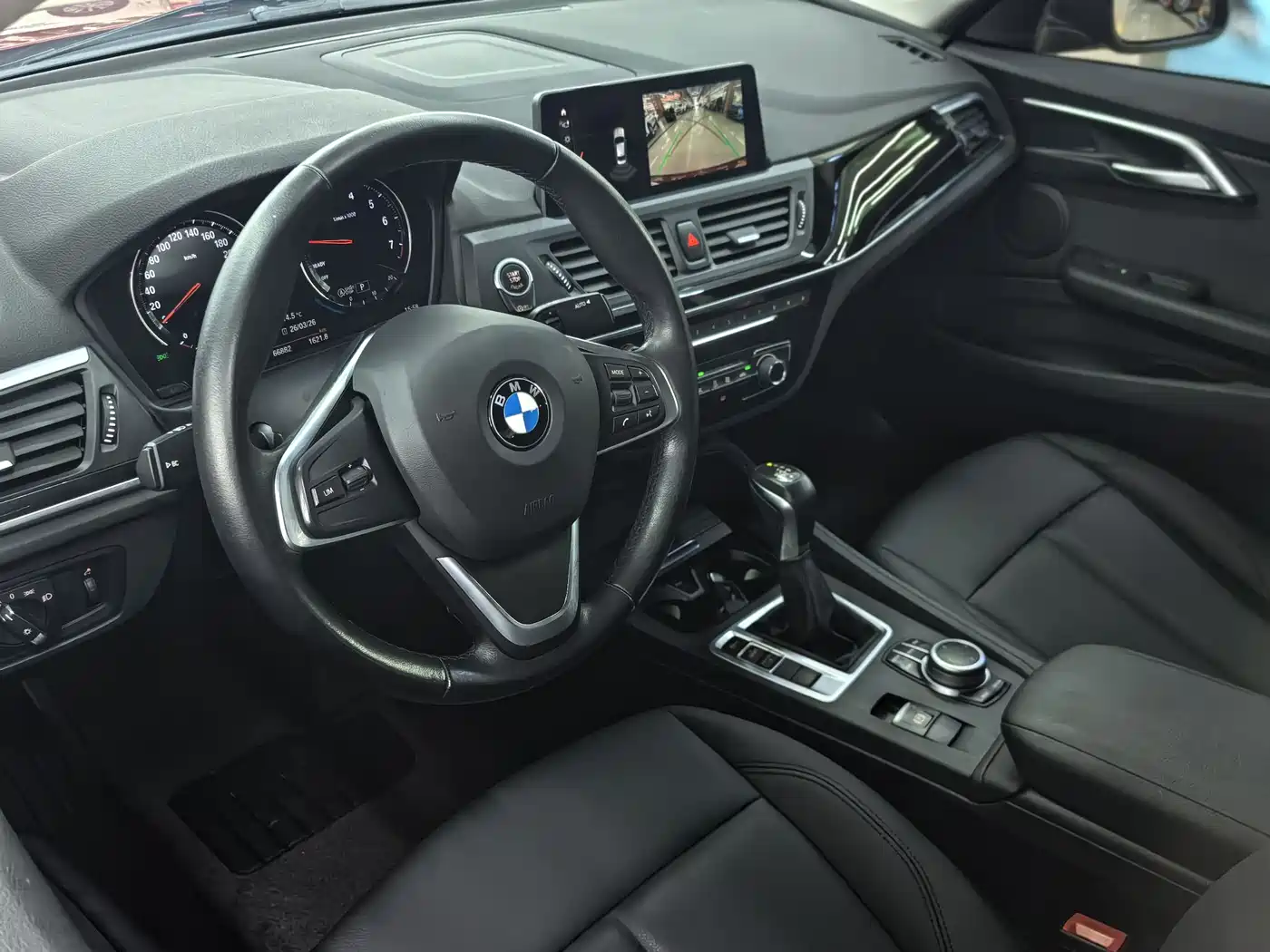 BMW 1 Series 2019 118i Fashion Edition фото 8