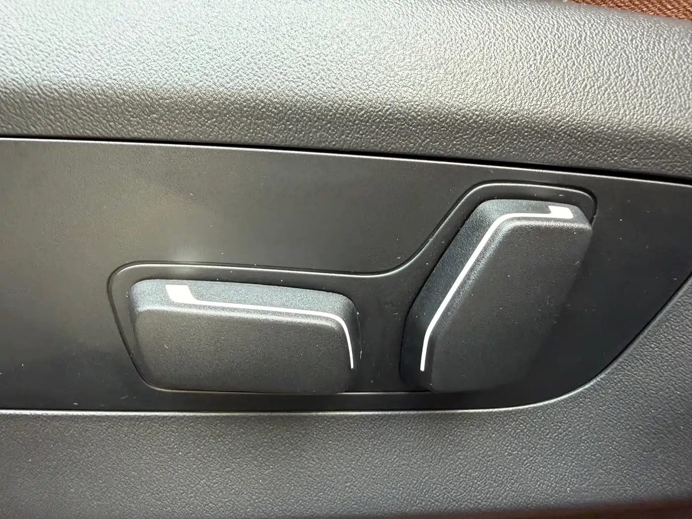 BMW 5 Series 2025 530Li Leading M Sport Package фото 22