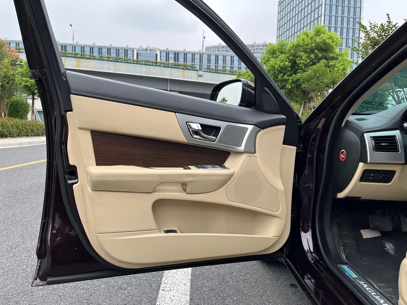 Jaguar XF 2015 2015 XF 2.0T Style Edition