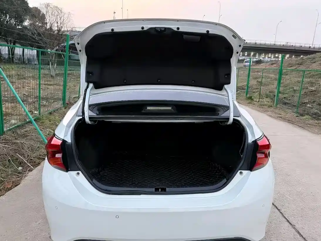 Toyota Levin 2017 Facelift 185T CVT Elite (China V) фото 14