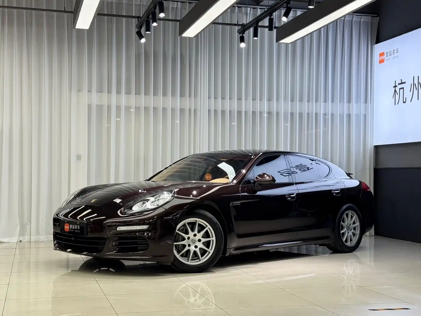 Porsche Panamera 2014 Panamera 3.0T фото 15