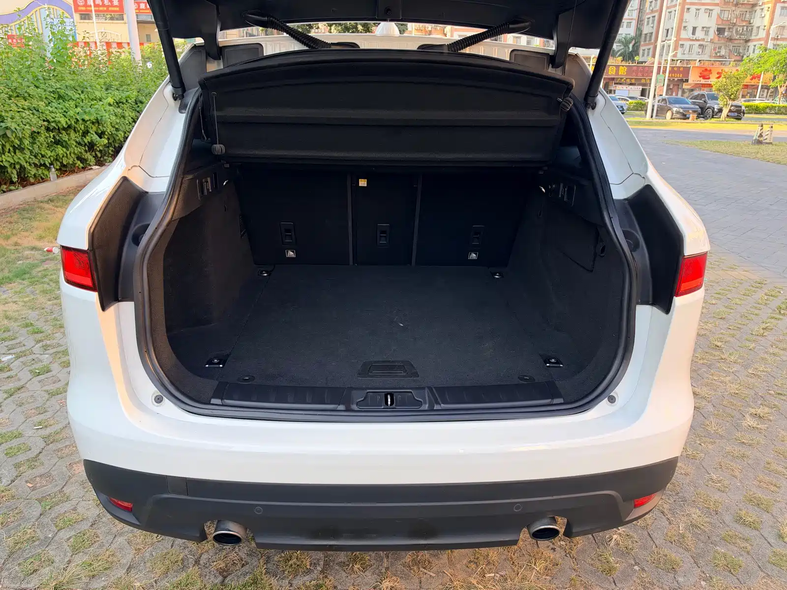 Фото 9 - Jaguar F-PACE