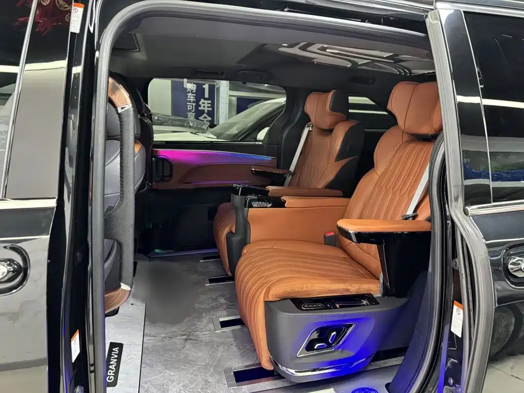Toyota Granvia 2025 2026 Model 2.5L Hybrid Comfort Edition