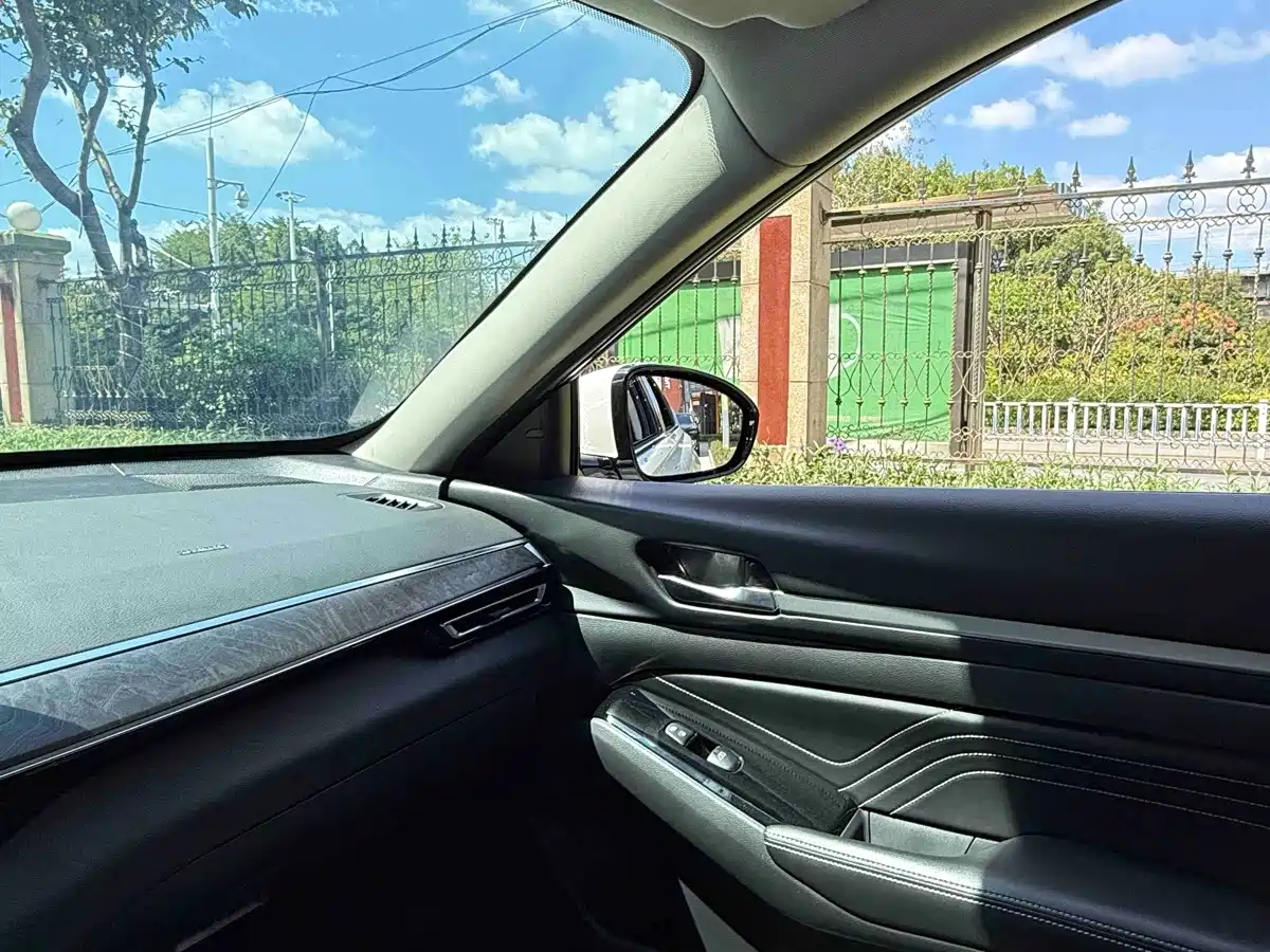 Nissan Teana 2023 2022 2.0L XL-Upr Premium Edition