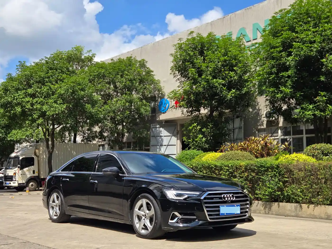 Photo 5 - Audi A6L