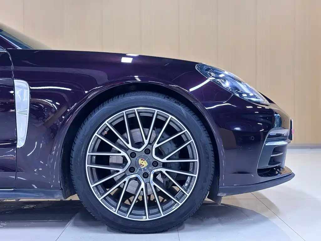 Фото 18 - Porsche Panamera