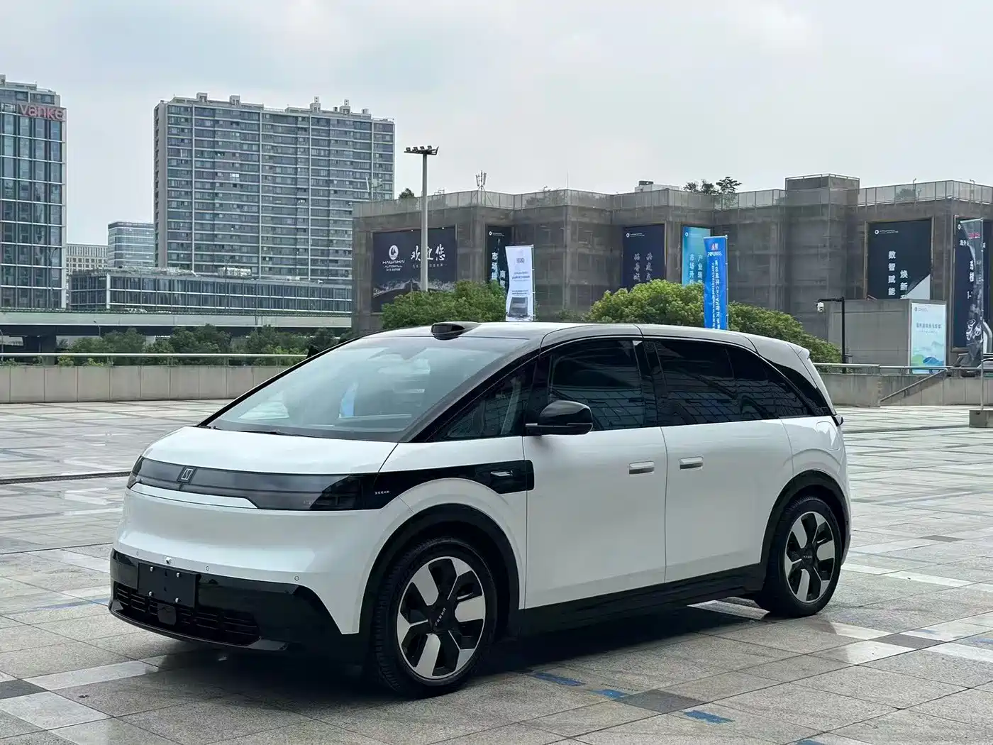 Zeekr MIX 2025
