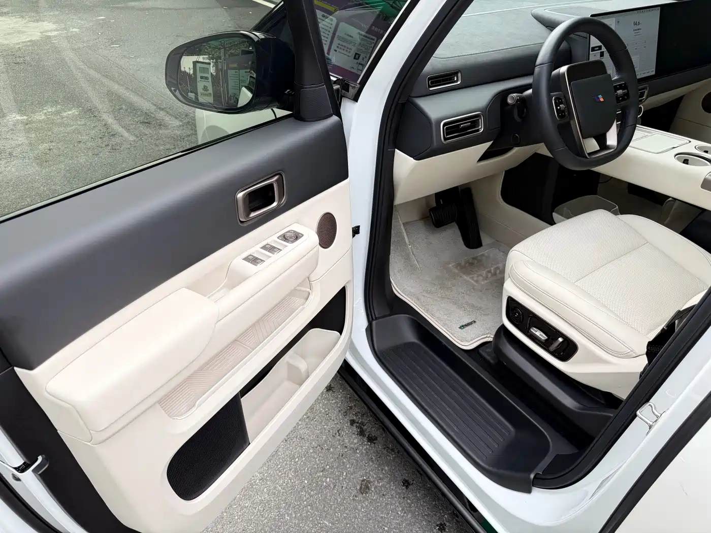 Li Auto MEGA 2025 2025 Model Home Family Special Edition