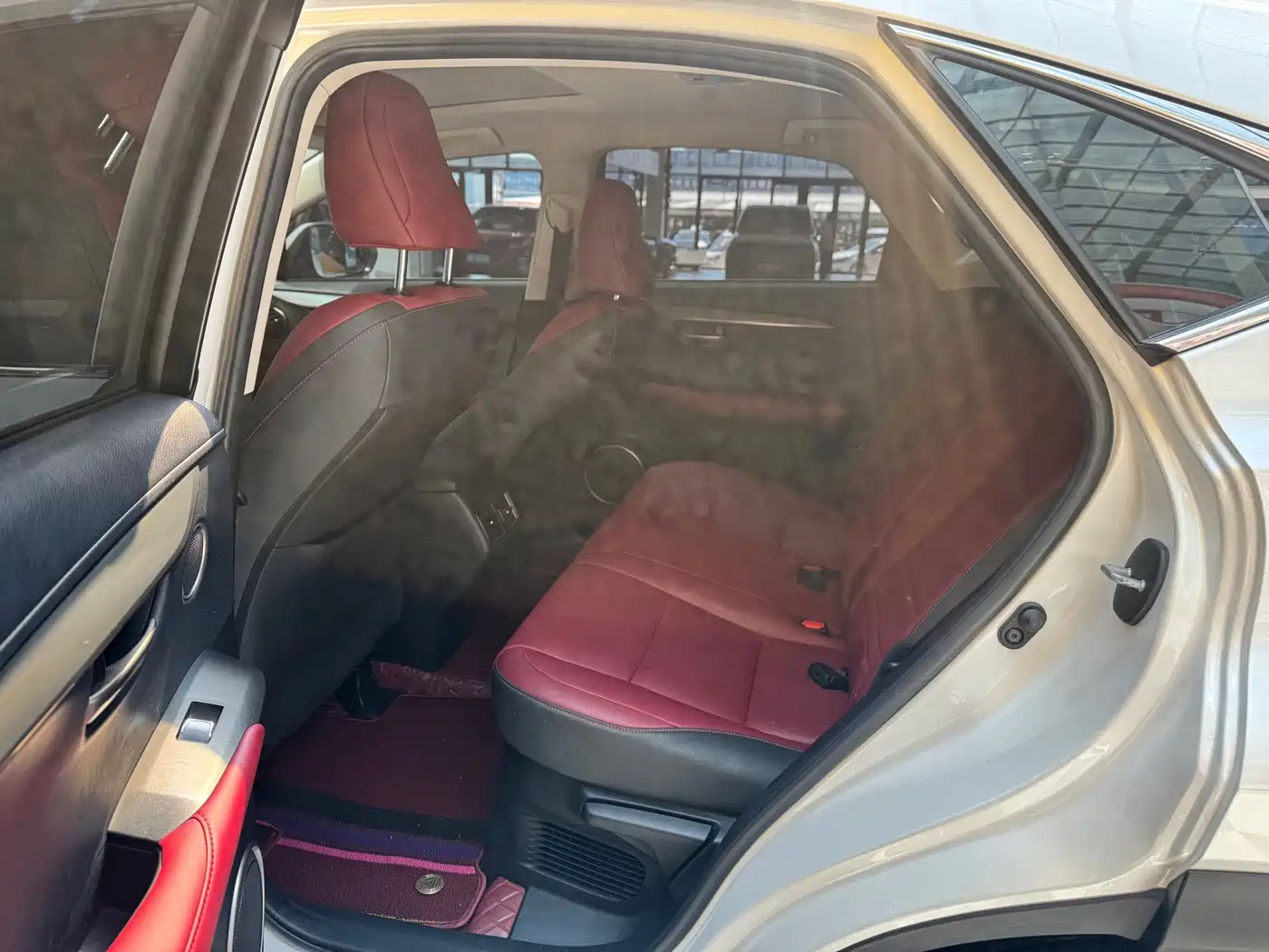 Фото 20 - Lexus NX