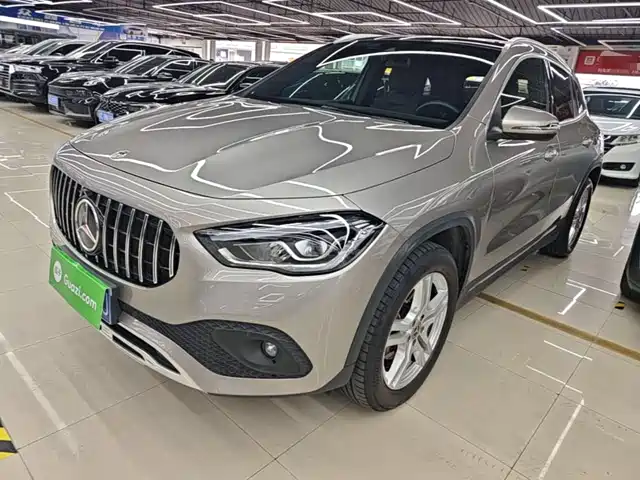 Mercedes-Benz GLA 2-й рестайлинг, GLA 200