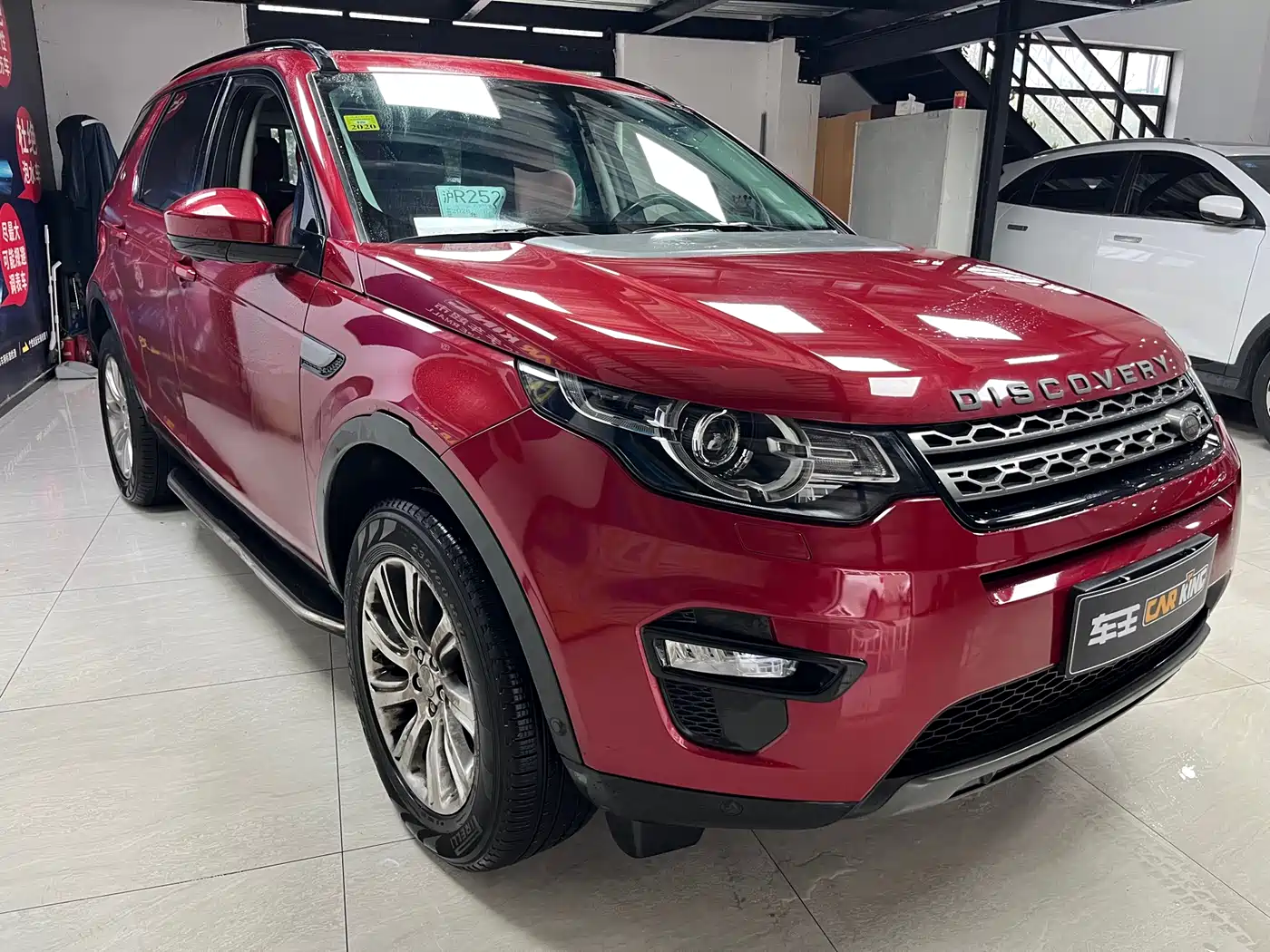 Land Rover Discovery Sport 2018 240PS SE Edition фото 3