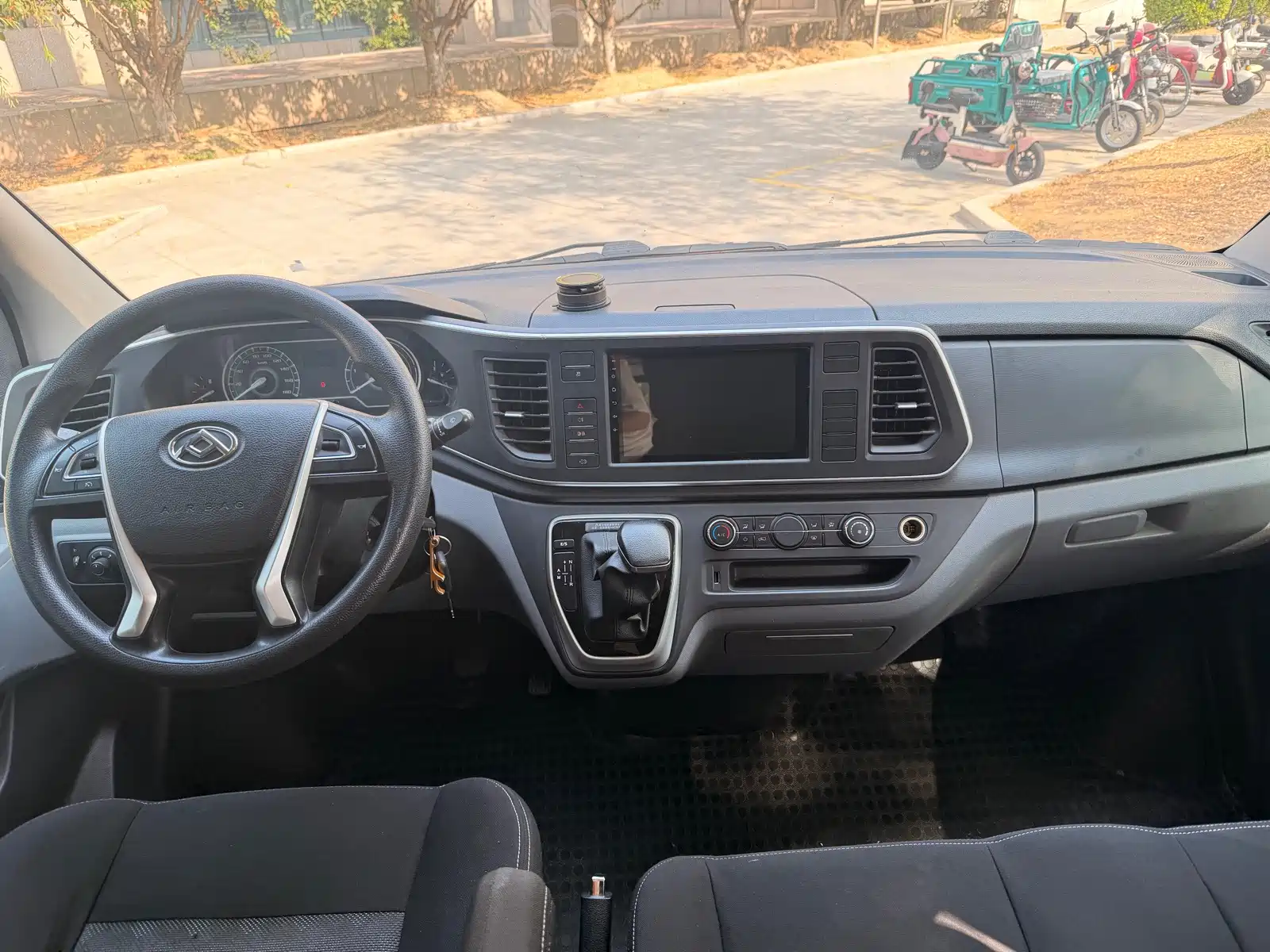 Photo 13 - Maxus Xintu V80
